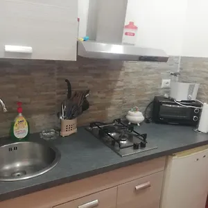 https://emily-house-catania.taorminaitalyhotels.com
